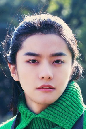 Xue Bayi in A Stranger in Shanghai