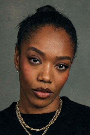 Naomi Ackie in Whitney Houston  I Wanna Dance with Somebody