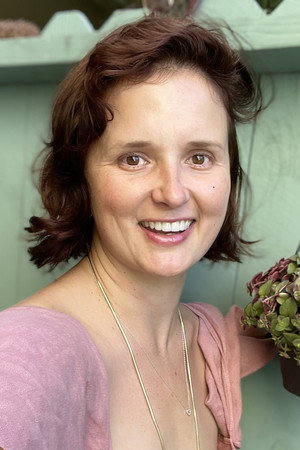 Katherine Ellis in Harry and Max