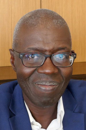 Souleymane Bachir Diagne in La Ve République vue d'ailleurs : Du général de Gaulle à Emmanuel Macron