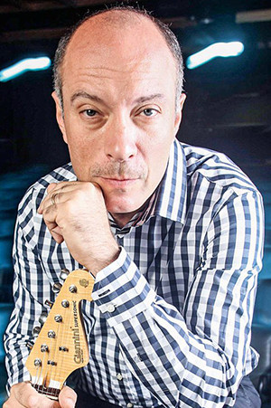 Edgard Scandurra in Uma Nova Onda de Liberdade: A História do Madame Satã