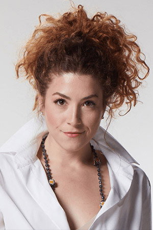 Alicia Kapudağ in Housewife