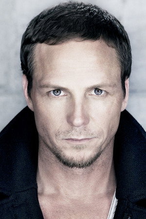 Jason Wiles in Escaping Dad