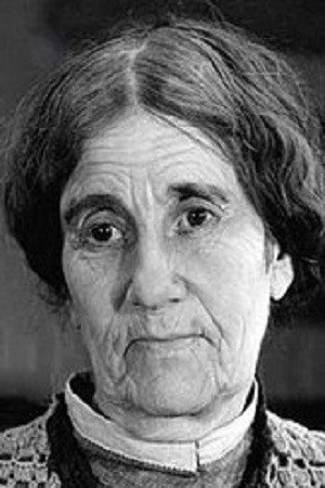 Mai Wells in The Pilgrim