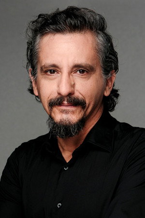 Miguel Iza in Calichín