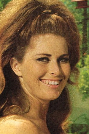 Vincene Wallace in The Young Secretaries