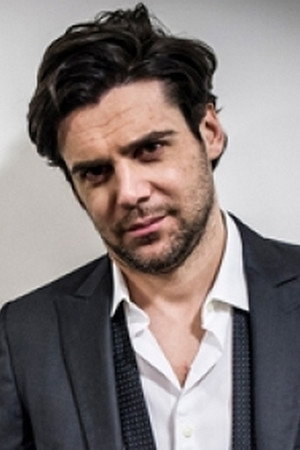 Francesco Albanese in Alessandro Siani - Tienimi presente