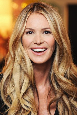 Elle Macpherson in Sirens