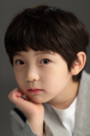 Kim Si-woo in About Family