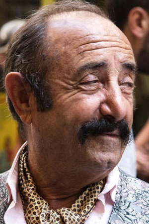 Benito Urgu in Mollo tutto e apro un chiringuito