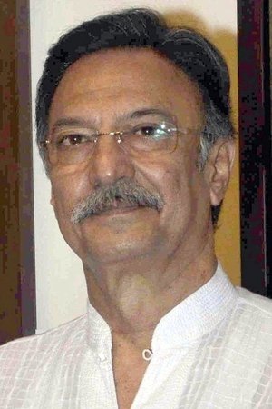 Suresh Oberoi in Main Aur Mera Hathi