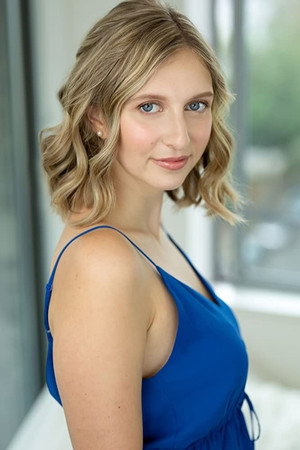 Corina Bizim in You Light Up My Christmas
