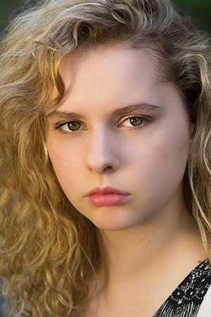 Chloe Roe in Flabulous