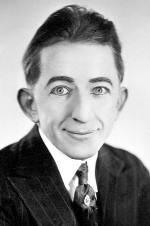 Larry Semon in The Barnyard