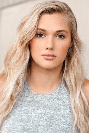 Karis Cameron in Identity Theft of a Cheerleader