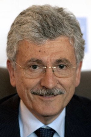 Massimo D'Alema in La dannazione della sinistra - Cronache di una scissione