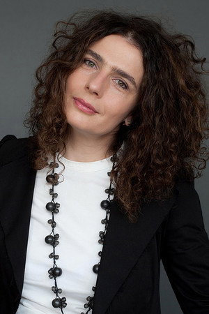 Arsinée Khanjian in Fat Girl