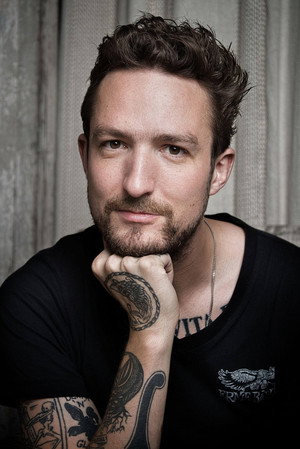 Frank Turner in Don't Forget To Leave