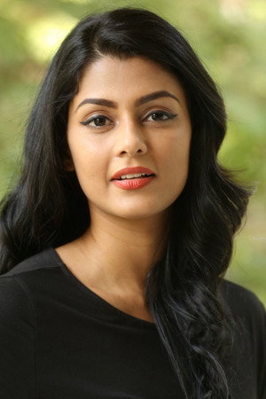 Anisha Ambrose in Ee Nagaraniki Emaindi?