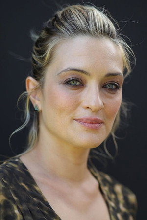 Carolina Crescentini in Concrete Romance