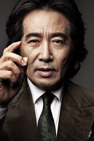 Baek Yoon-sik in Save the Green Planet!