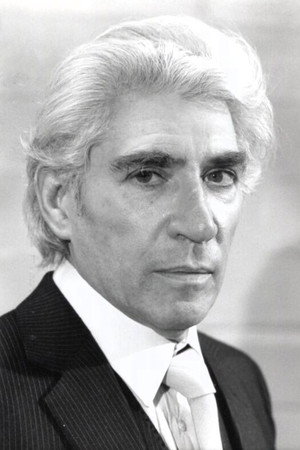 Frank Finlay in Shaft in Africa