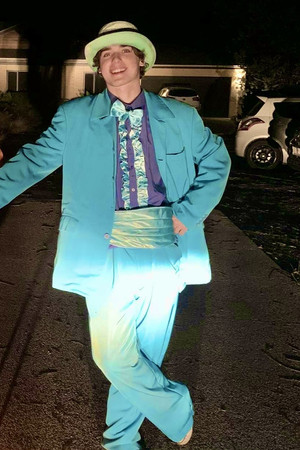Tommy Linguey in Nineteen