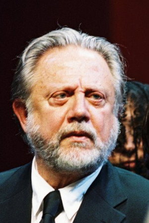 João Perry in Shuttlecock