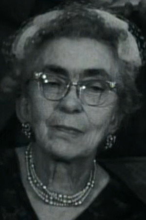Hannah Milhous Nixon in Nixon