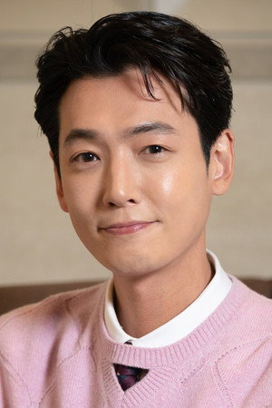 Jung Kyung-ho in Sunny