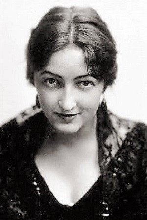 June Elvidge in The Flash of an Emerald