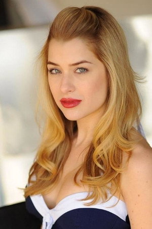 Brittany Finamore in Pulse 3