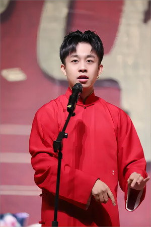 Jiuling Zhang in 德云社九队乙巳年封箱 2025