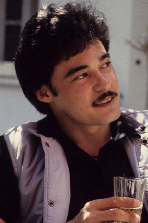 Mark Gil in Magnifico