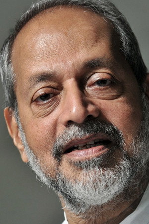 Arun Khopkar in One Day Before the Rainy Season