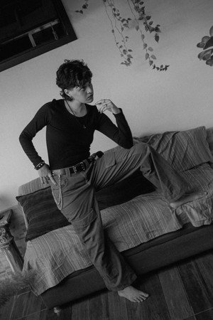 Laura Queiroz in Janelas