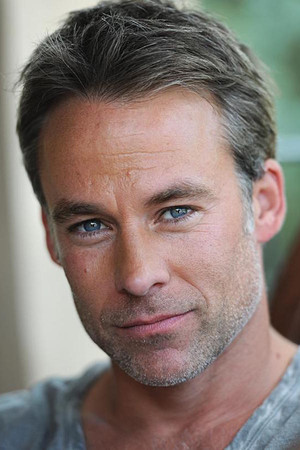 Marco Girnth in Below the Earth's Surface