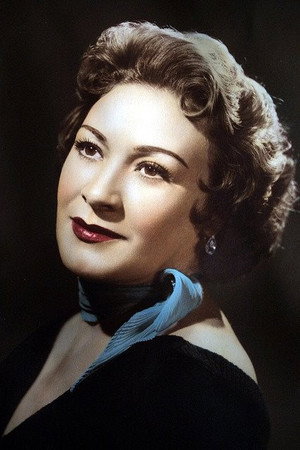 Amparo Arozamena in Los Beverly de Peralvillo
