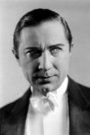 Bela Lugosi in Murders in the Rue Morgue