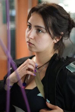 Inês Vaz in Between Tables