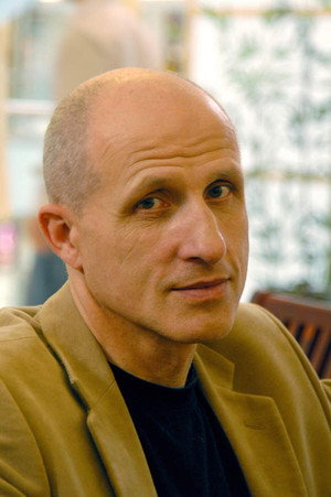 Maciej Kozłowski in Tu stoję...