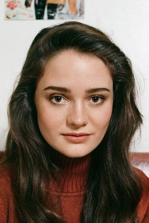 Aisling Franciosi in Twinless