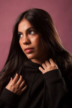 Valen Eslava in Amor