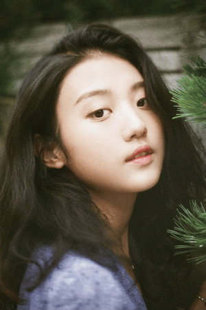Song Hee-jun in Move the Grave