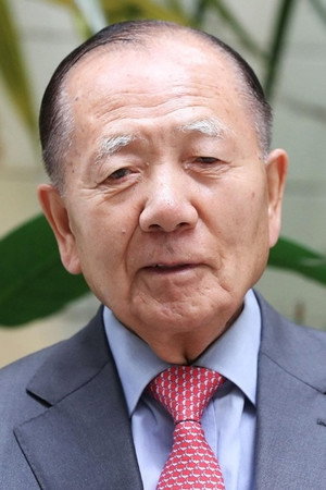 Kim Dong-ho in An Affair