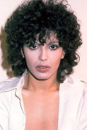 Sara Mora in Los energéticos