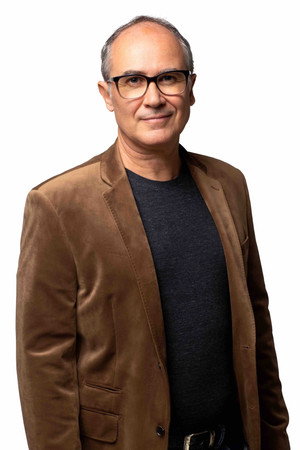Luciano Bortoluzzi in O Anel de Eva