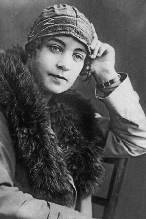 Vera Orlova in Aelita: Queen of Mars