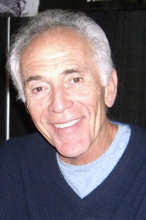 Bruce Weitz in Dinocroc