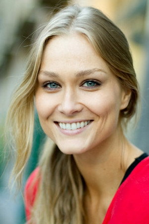 Sarah Lawrence in I'll Be Around